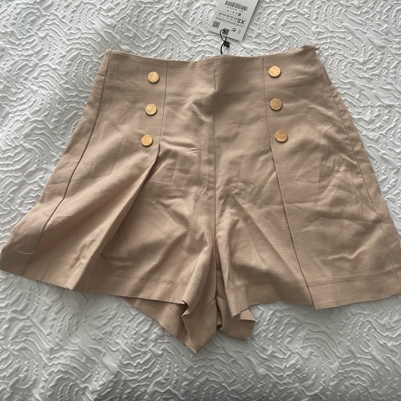 Zara gold button shorts - Picture 3 of 8